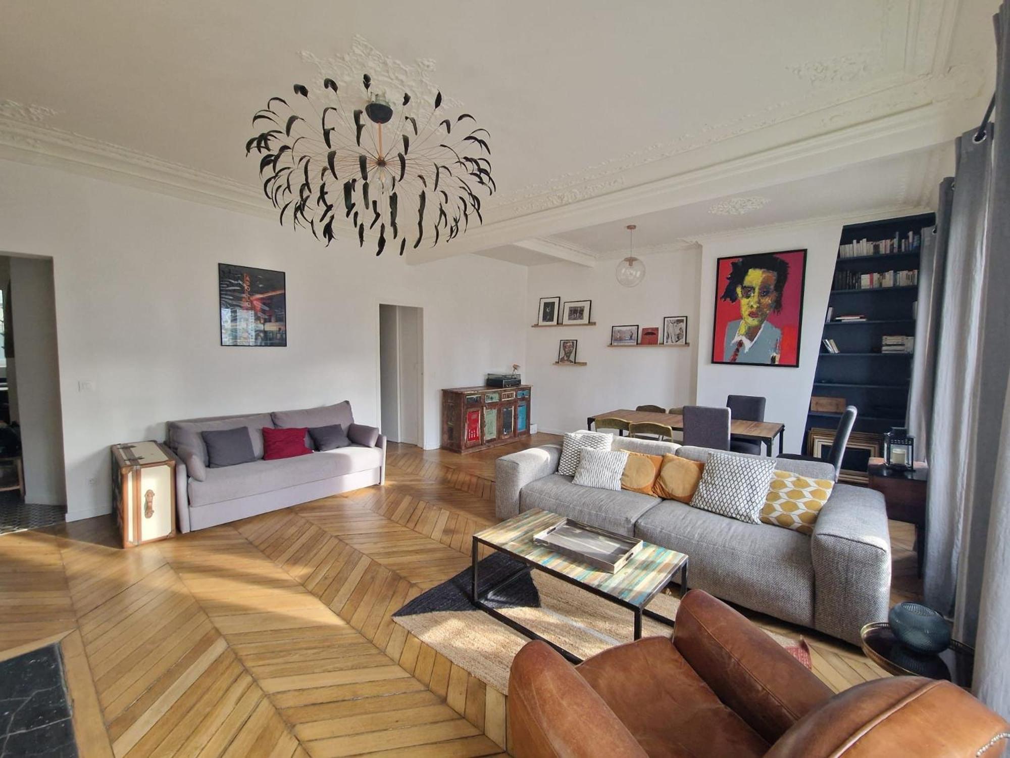 Parisian Nest 15 Min Adidas Arena & Montmartre *