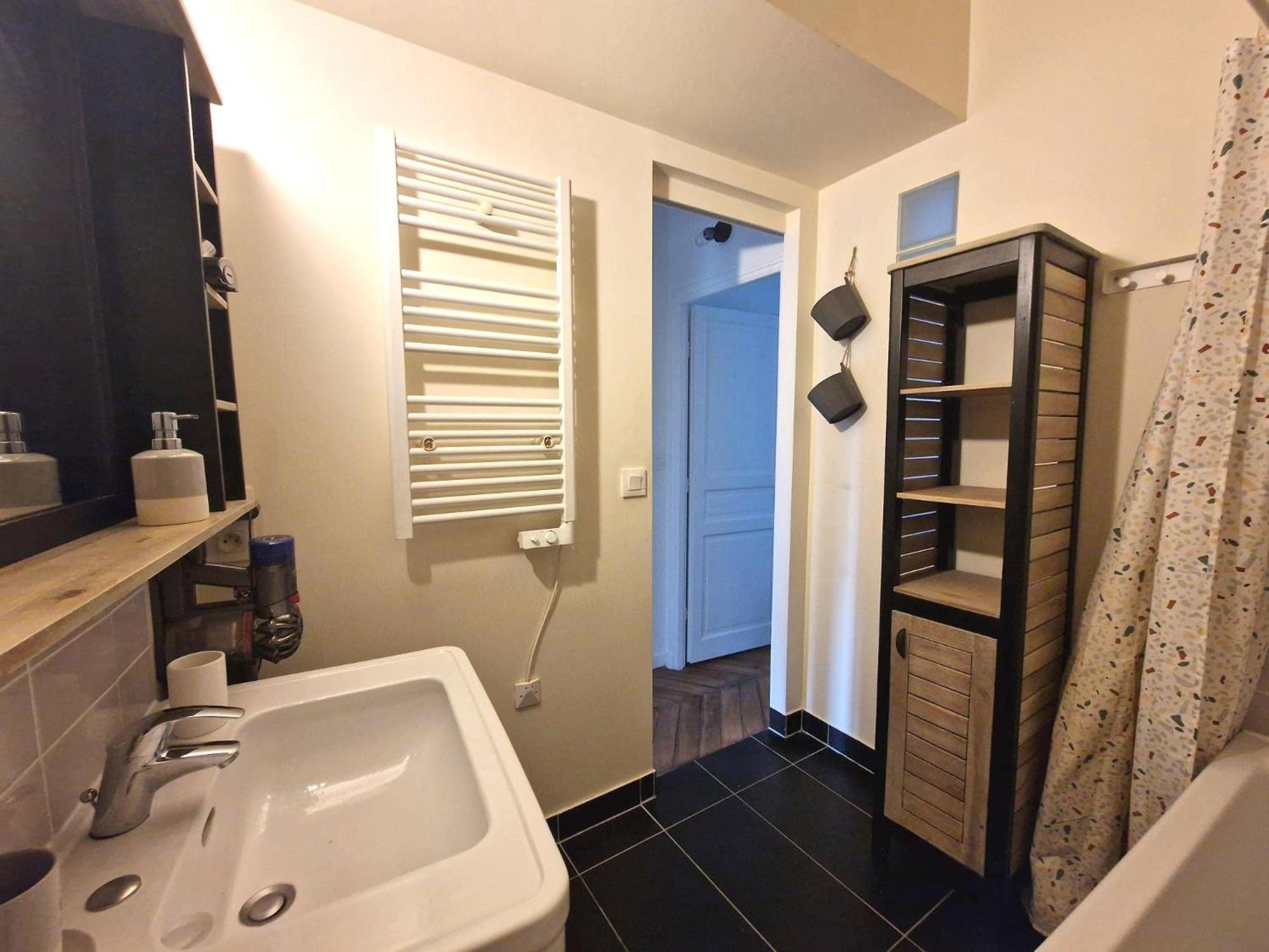 Parisian Nest 15 Min Adidas Arena & Montmartre Appartement Parijs