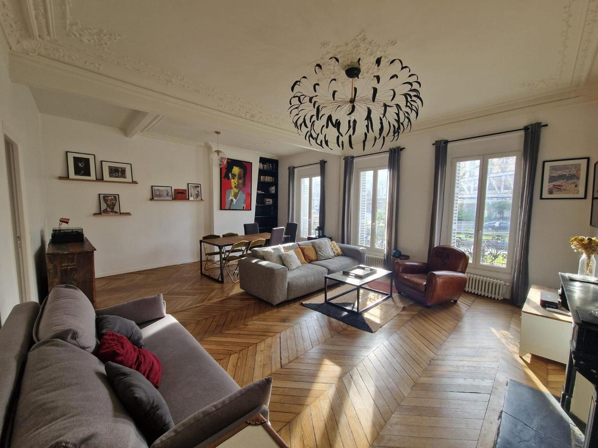 Parisian Nest 15 Min Adidas Arena & Montmartre