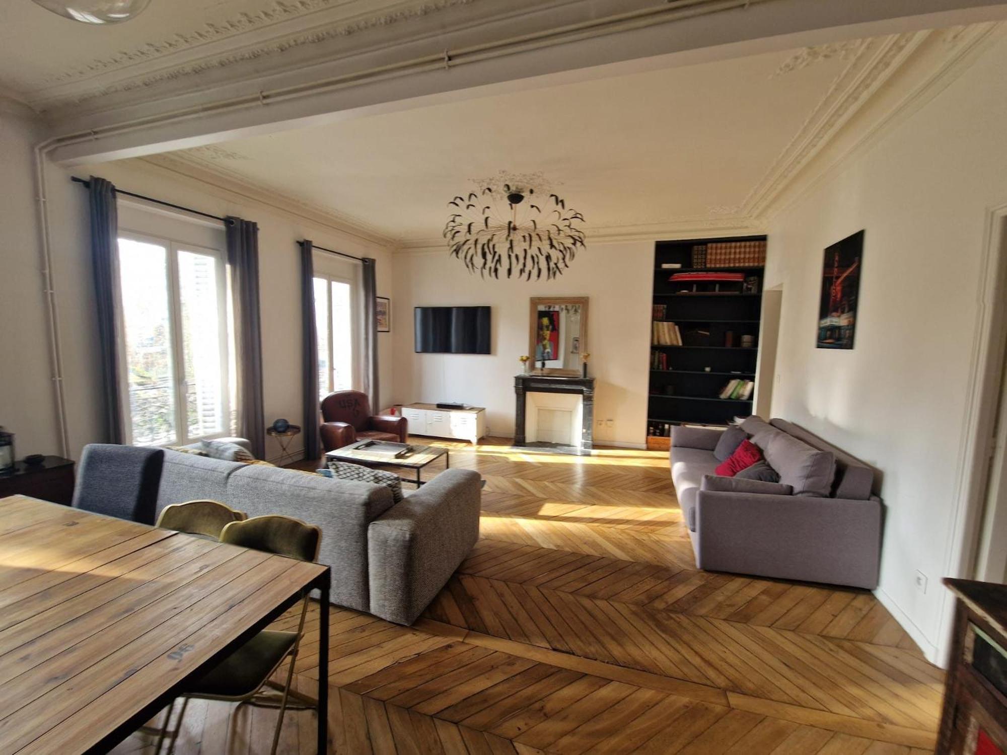 Appartement Parisian Nest 15 Min Adidas Arena & Montmartre *